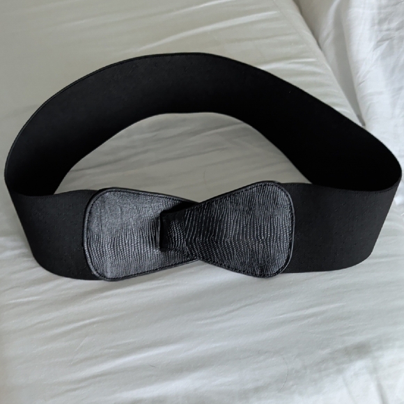 Elegant Black Women's Belt - Picture 2 of 3